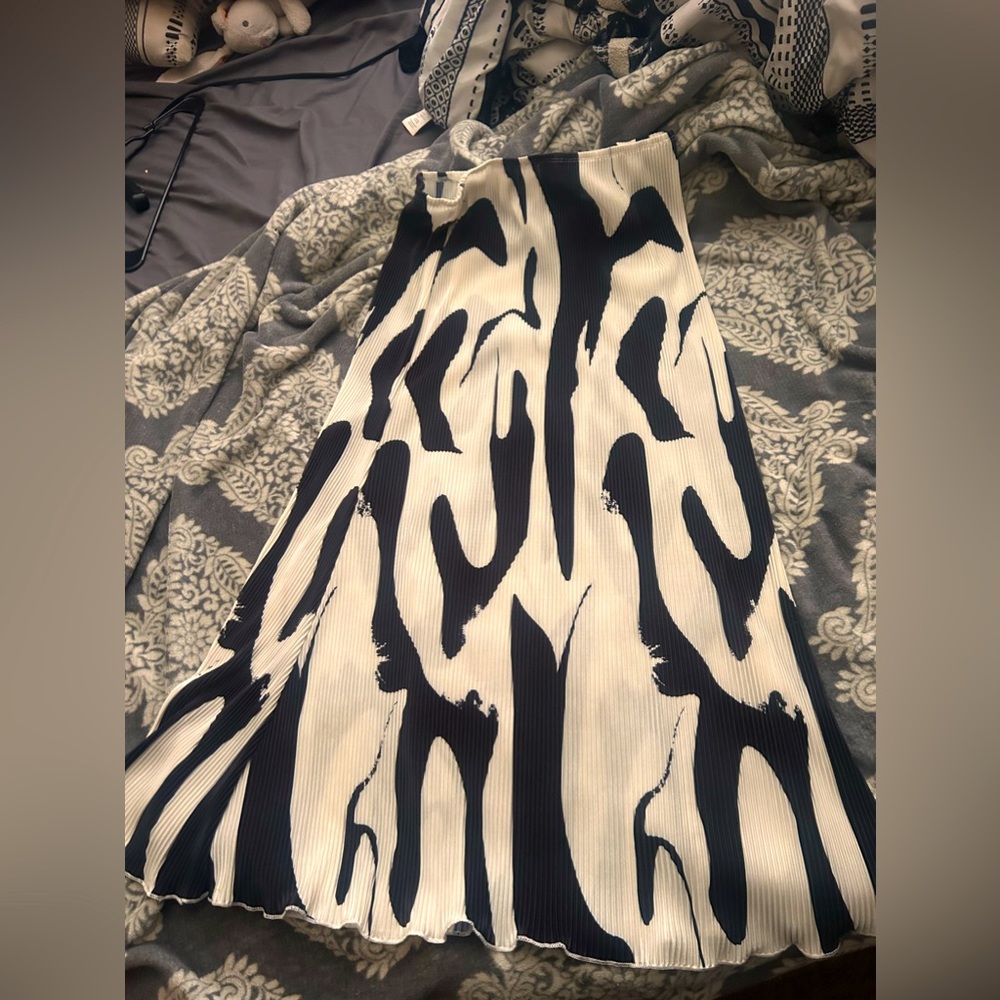 SHEIN large skirt. Never worn